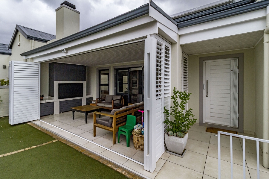 3 Bedroom Property for Sale in Heldervue Western Cape